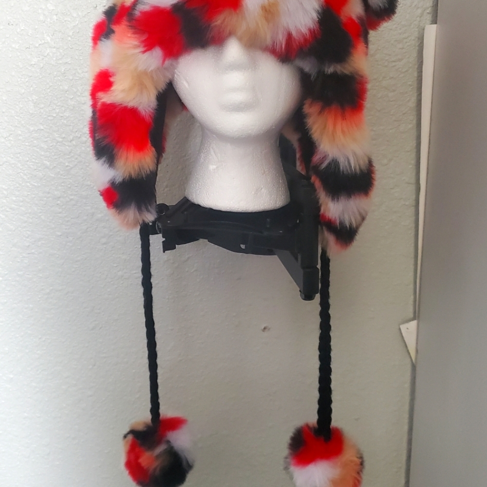 Rave + Roar One size Short Arm Fashion Hat with Poms - crazy series red & orange